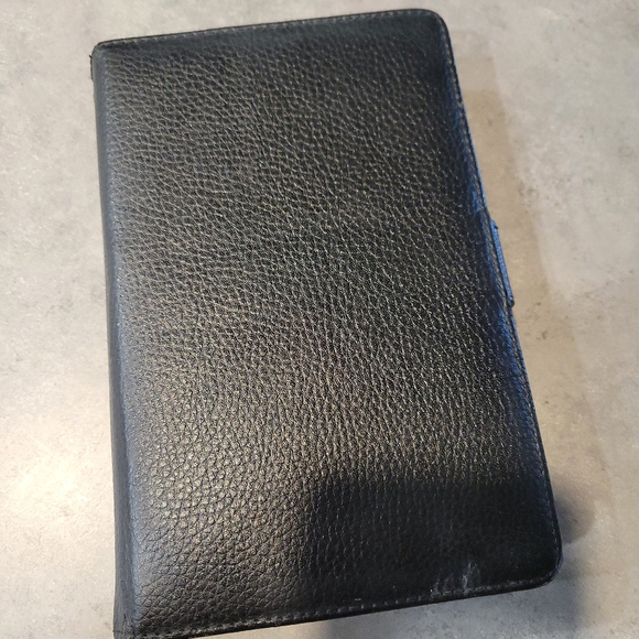 Barnes & Noble Nook Color Tablet & Genuine Nook Brand Case 8GB 7” Screen Bundle - Picture 6 of 7